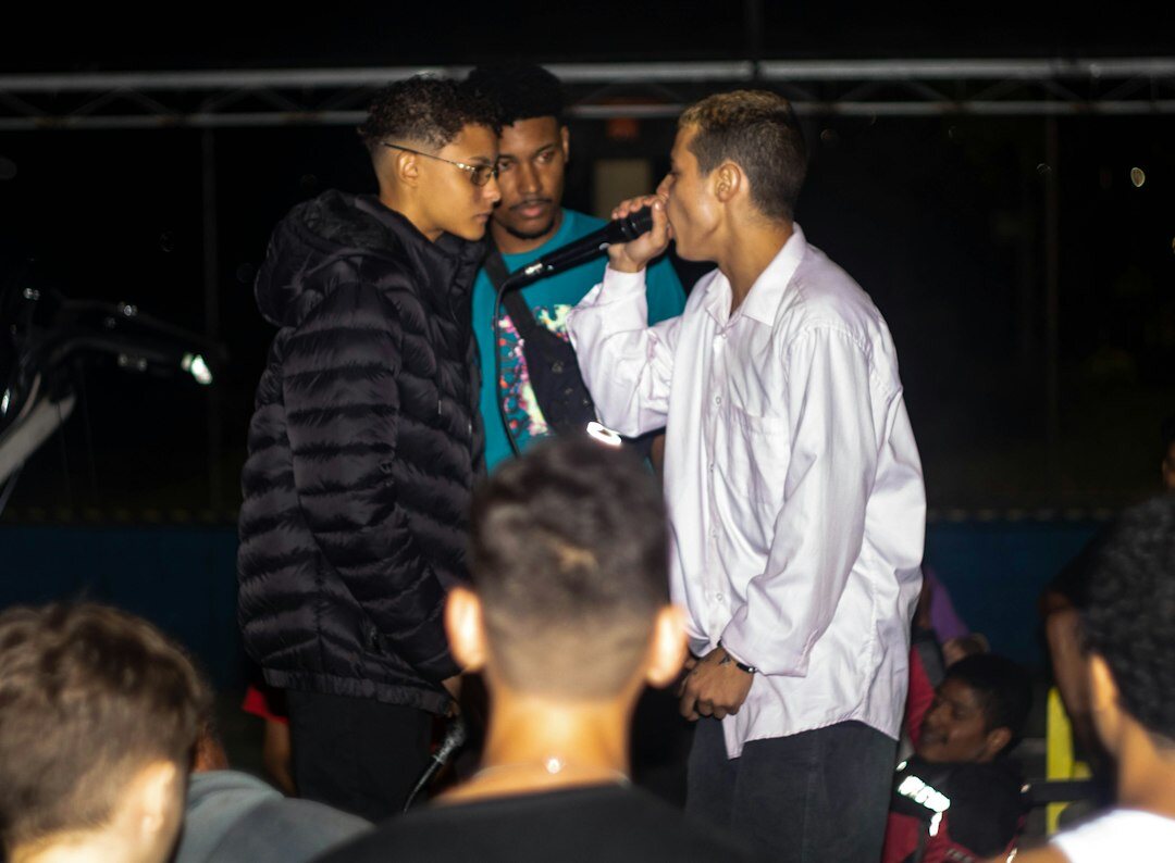 Presenter and guest in a tense on-air moment